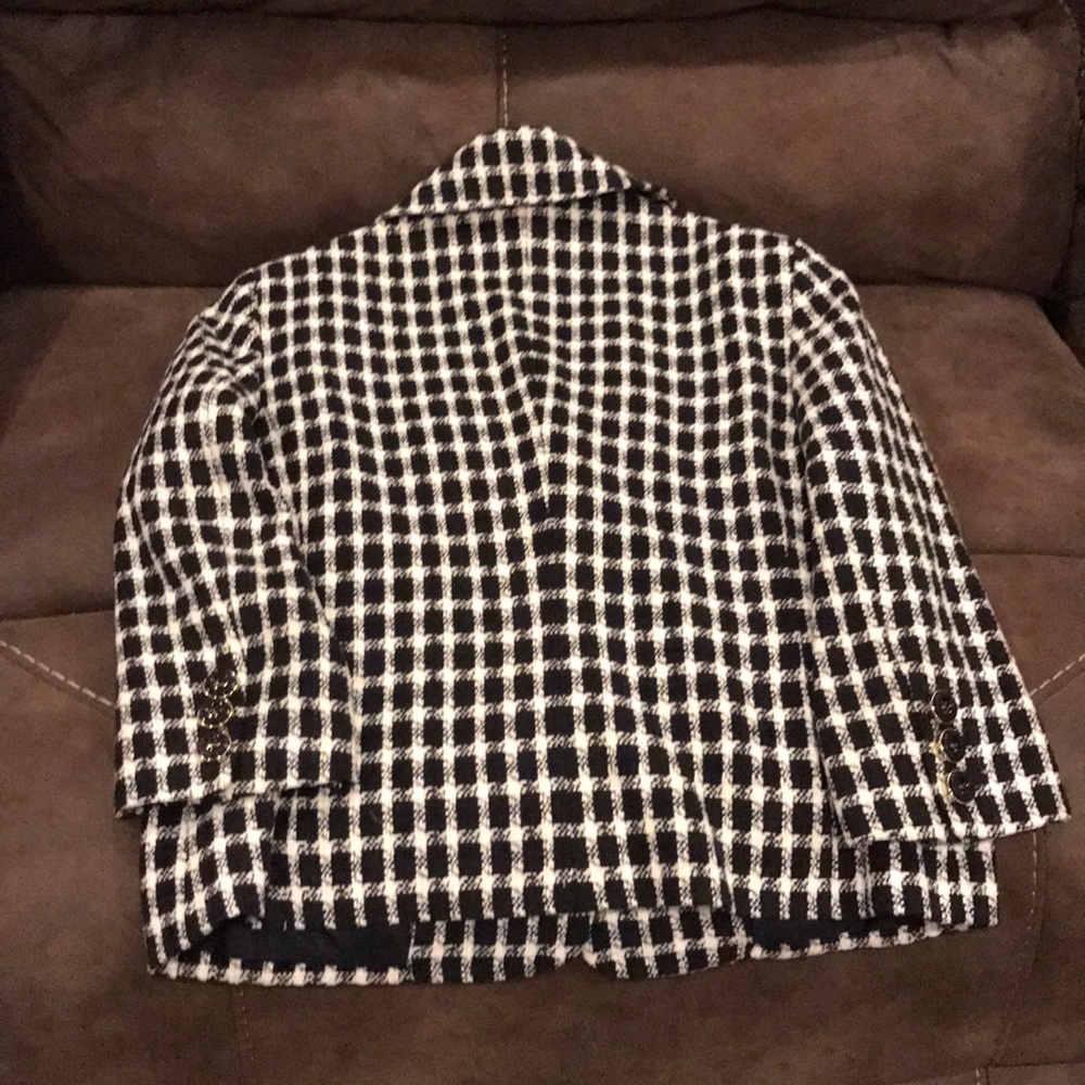 Blazer - Picture 2 of 4